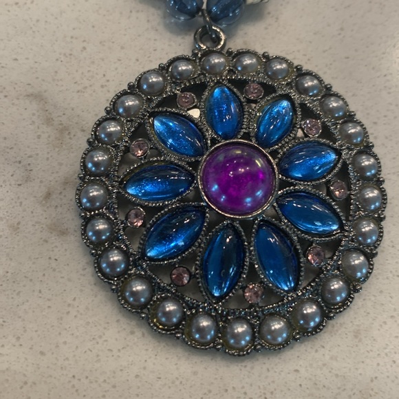 Necklace - Picture 2 of 3